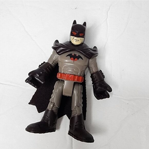 TM & DC COMICS 3" BATMAN FIGURE RARE 2016 RED BELT WITH RED EYES - Picture 1 of 5